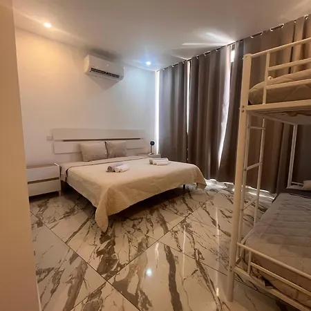 Hostal The Vault Portimão